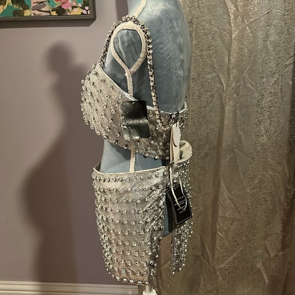 🌺SOLD🌺DEANDRA EMBELLISHED CHAINMAIL SKIRT AND TOP BUNDLE - Picture 6 of 7